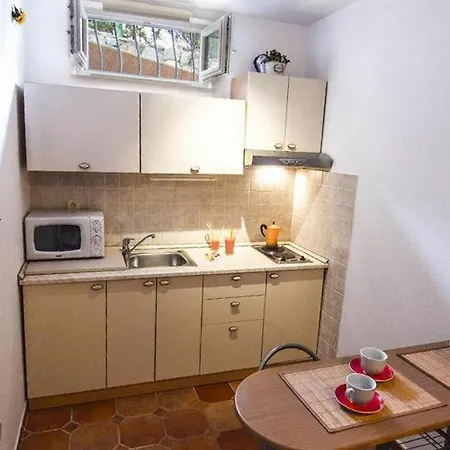 Apartment With A Parking Space - 17982 Split