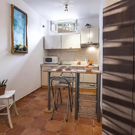 With A Parking Space - 17982 Apartment Split